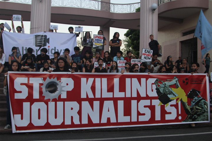 Canadians protest visit of Philippine President Benigno Aquino III